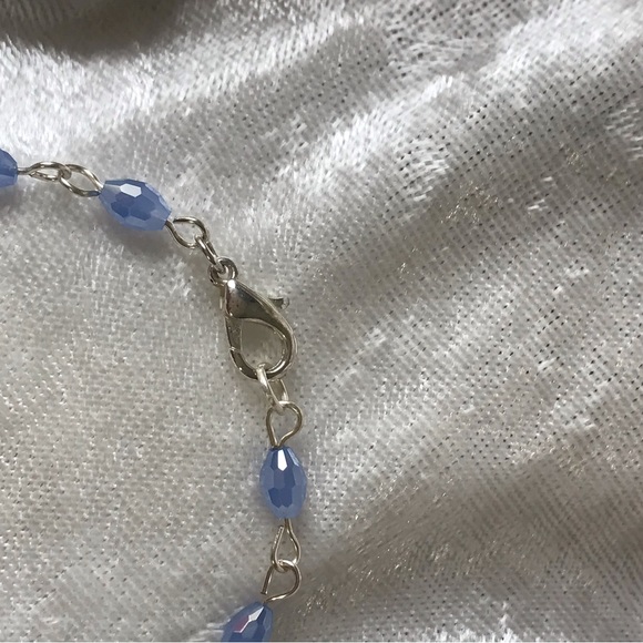 Red Bow - Picture 6 of 7